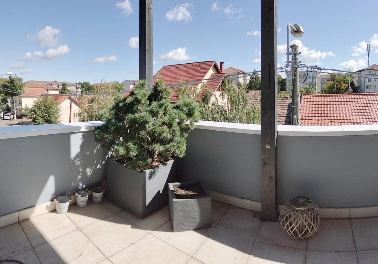 Апартаменти Apartament De Lux Cu Terasa Тімішоара Екстер'єр фото